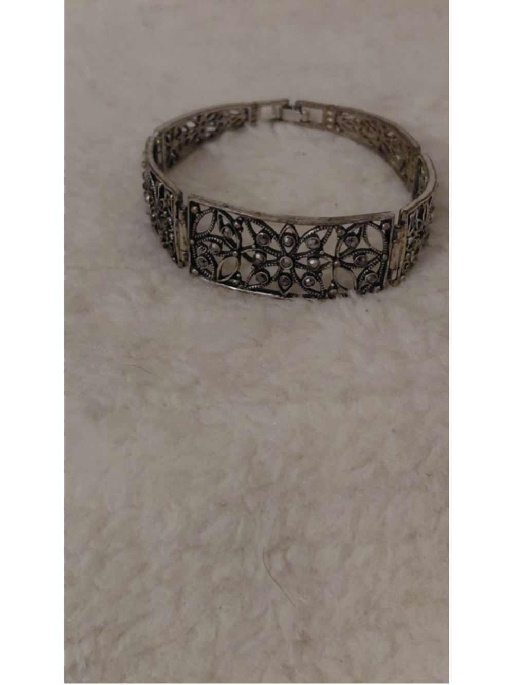Women's Silver Tone Filigree Bracelet One Size